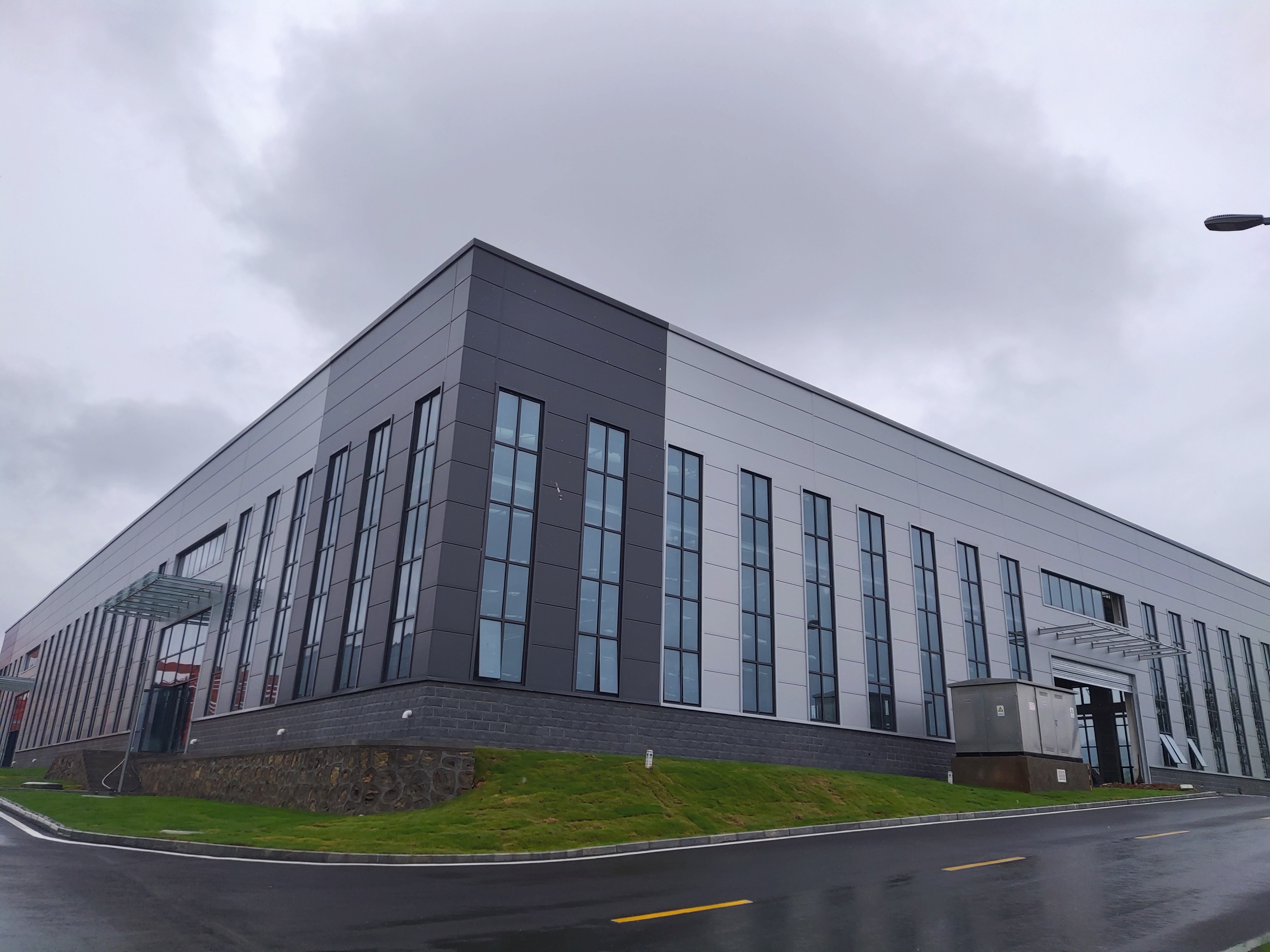 聚氨酯封邊巖棉復合板材料的優(yōu)點